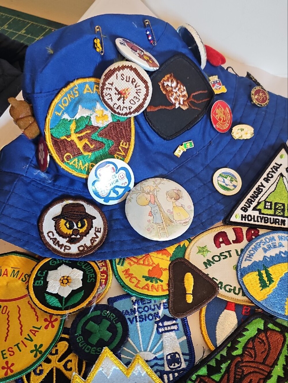 Vintage Collectible Guide Camp Patch Lot - Colorful Embroidered Patches - Picture 10 of 10